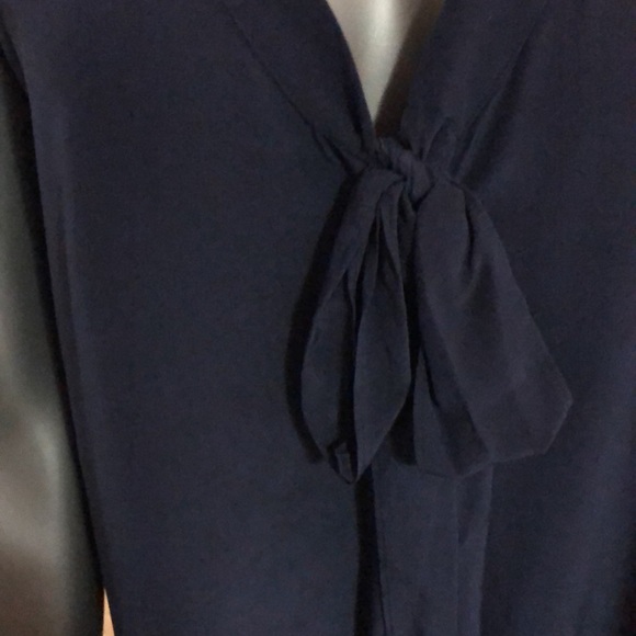 Lilly Pulitzer silk blouse - Picture 3 of 9